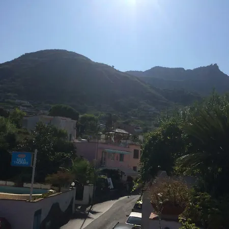 Casa Vacanze “ Benito “ 펜션